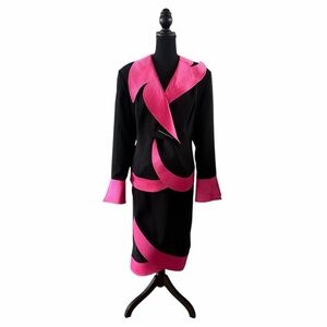 Donna Vinci Black Skirt 2 Pc Suit w/Fuchsia Pink Trim, and Rhinestones, Size 18